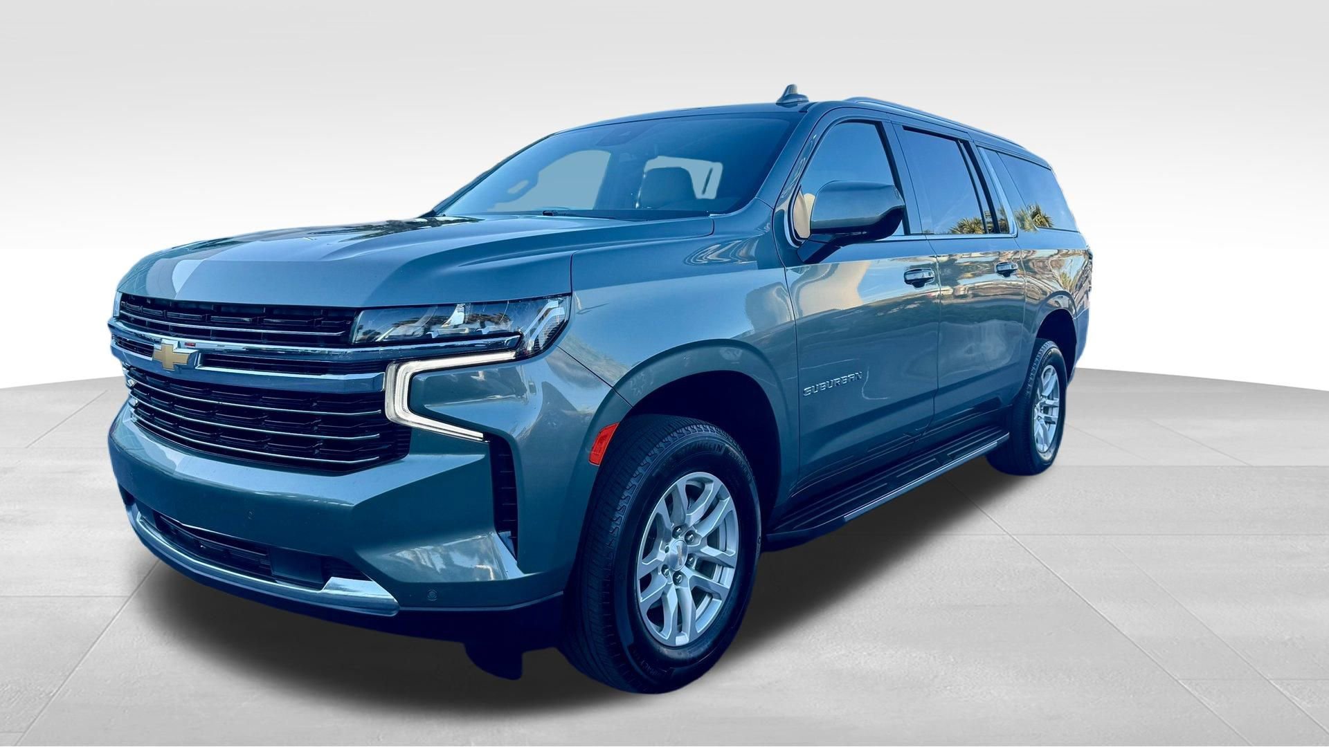 Used 2024 Chevrolet Suburban LT image 20