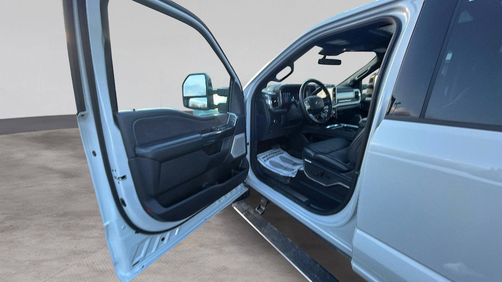 Certified 2025 Ford F250 Platinum image 25