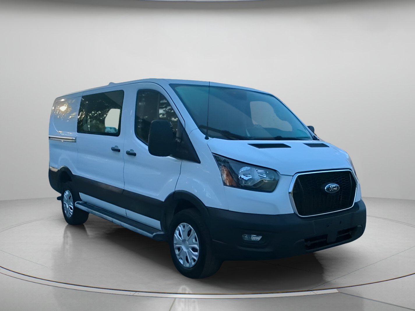 Certified 2025 Ford Transit 250 Low Roof w/ Exterior Upgrade Package RWD image 2