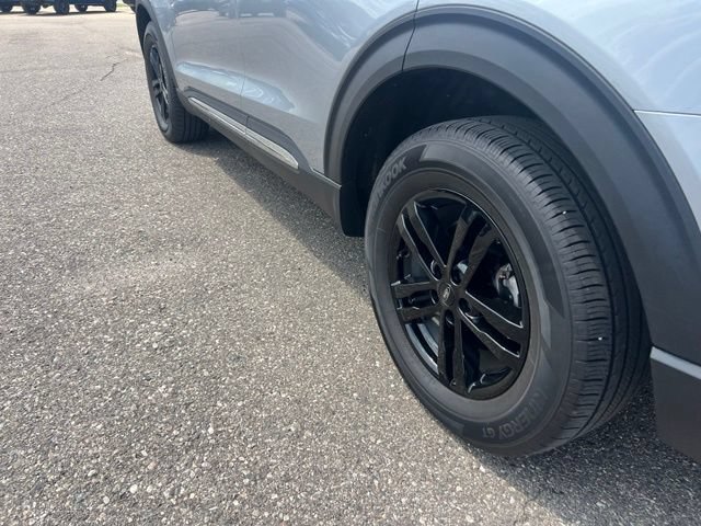 Certified 2024 Ford Explorer XLT w/ Equipment Group 202A AWD/4WD image 27