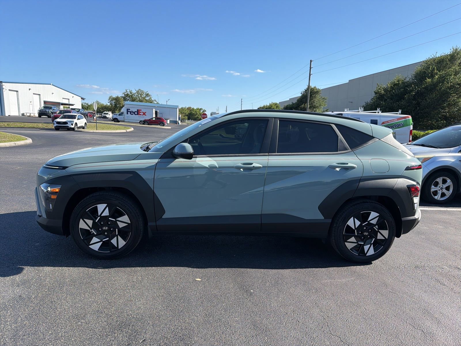 Used 2025 Hyundai Kona SEL FWD image 5