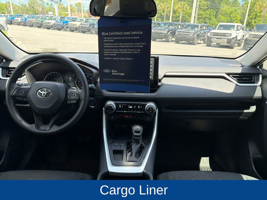 Used 2021 Toyota RAV4 XLE w/ Convenience Package FWD image 17
