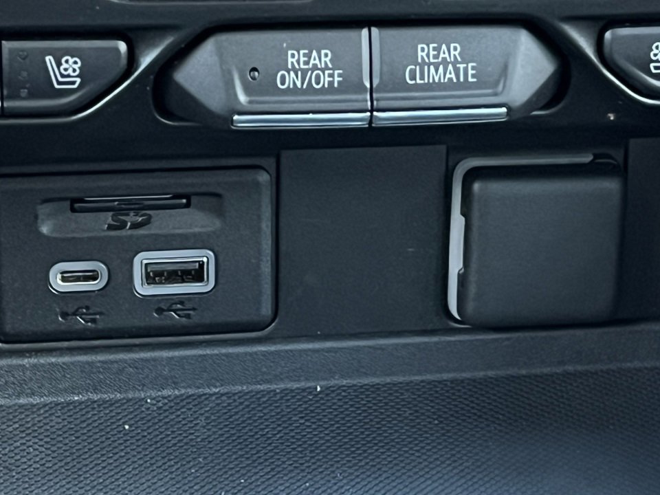 Used 2021 Chevrolet Tahoe High Country image 37