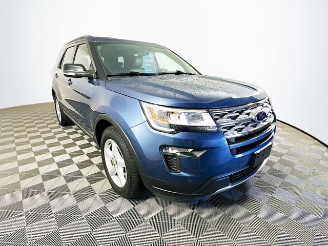 Certified 2018 Ford Explorer XLT w/ Equipment Group 202A FWD image 4