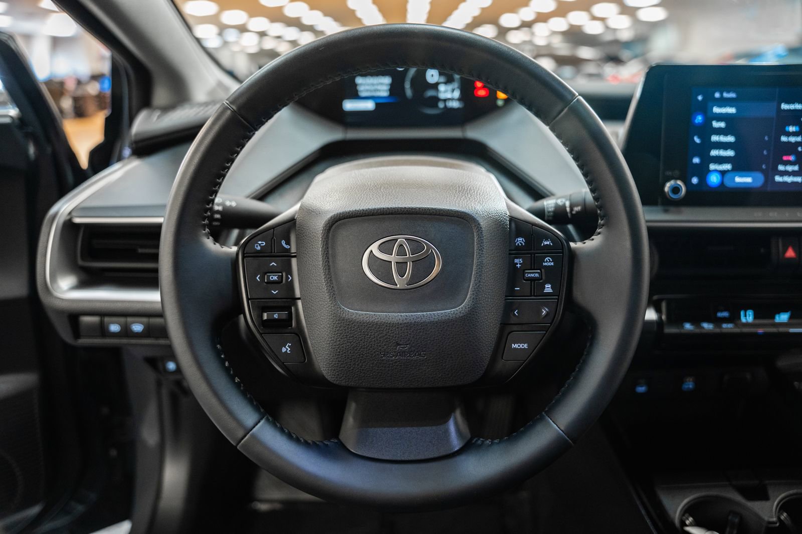 Used 2024 Toyota Prius LE FWD image 26