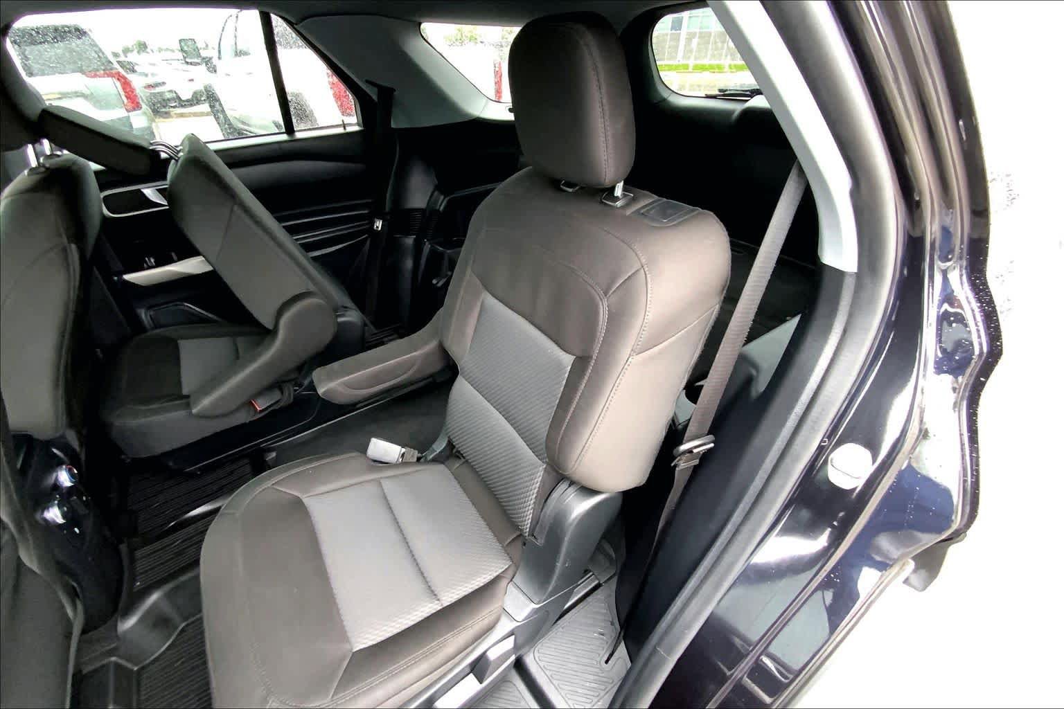 Certified 2022 Ford Explorer XLT RWD image 19