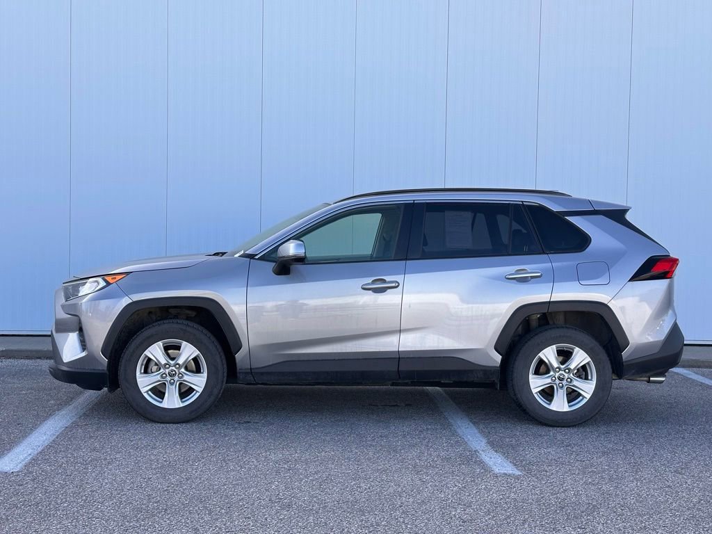 Used 2019 Toyota RAV4 XLE w/ Convenience Package image 5