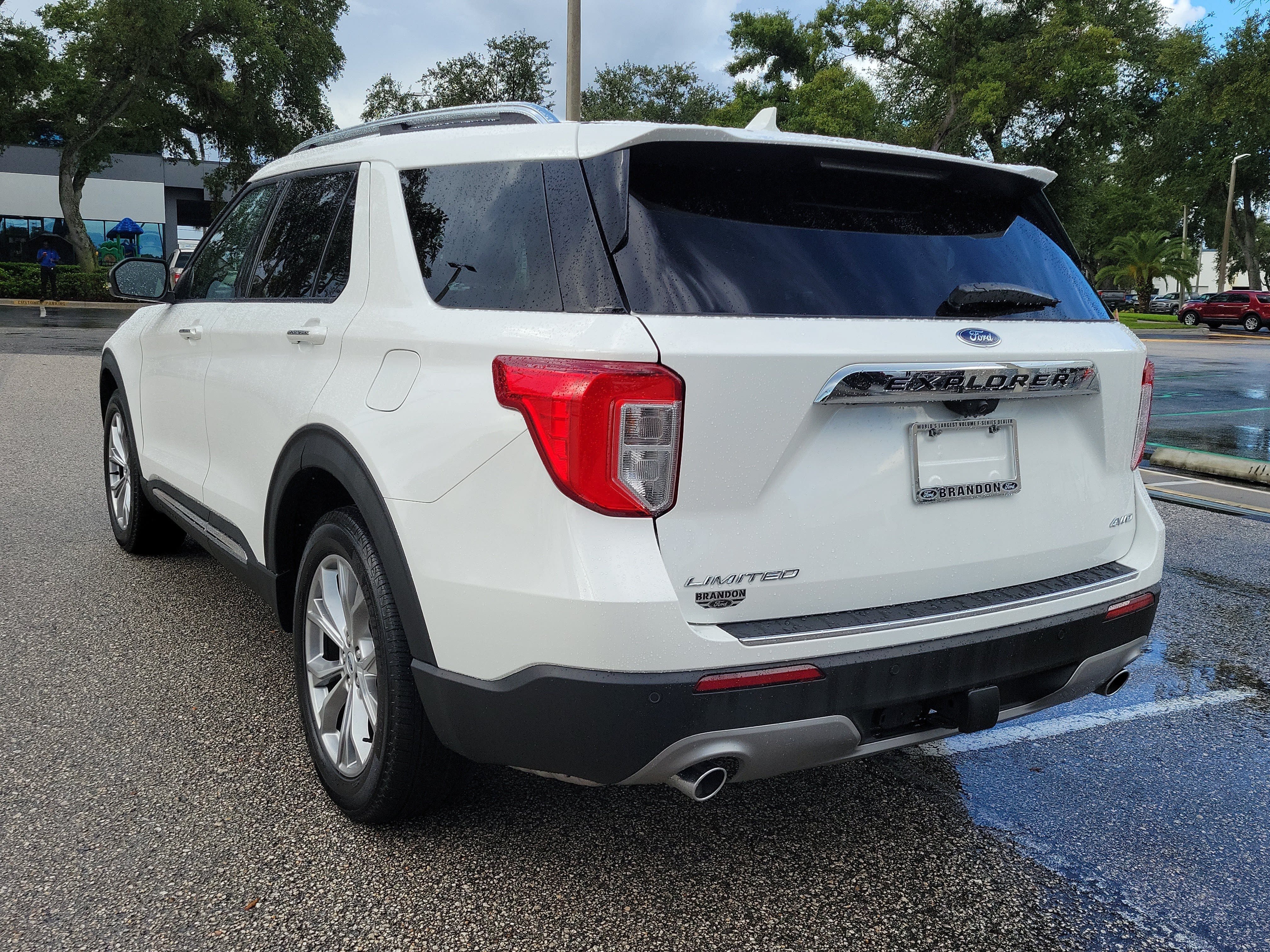 Certified 2024 Ford Explorer Limited w/ Limited Technology Package AWD/4WD image 7