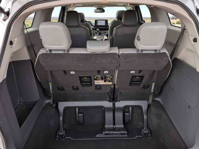 Used 2022 Toyota Sienna XLE AWD/4WD image 29