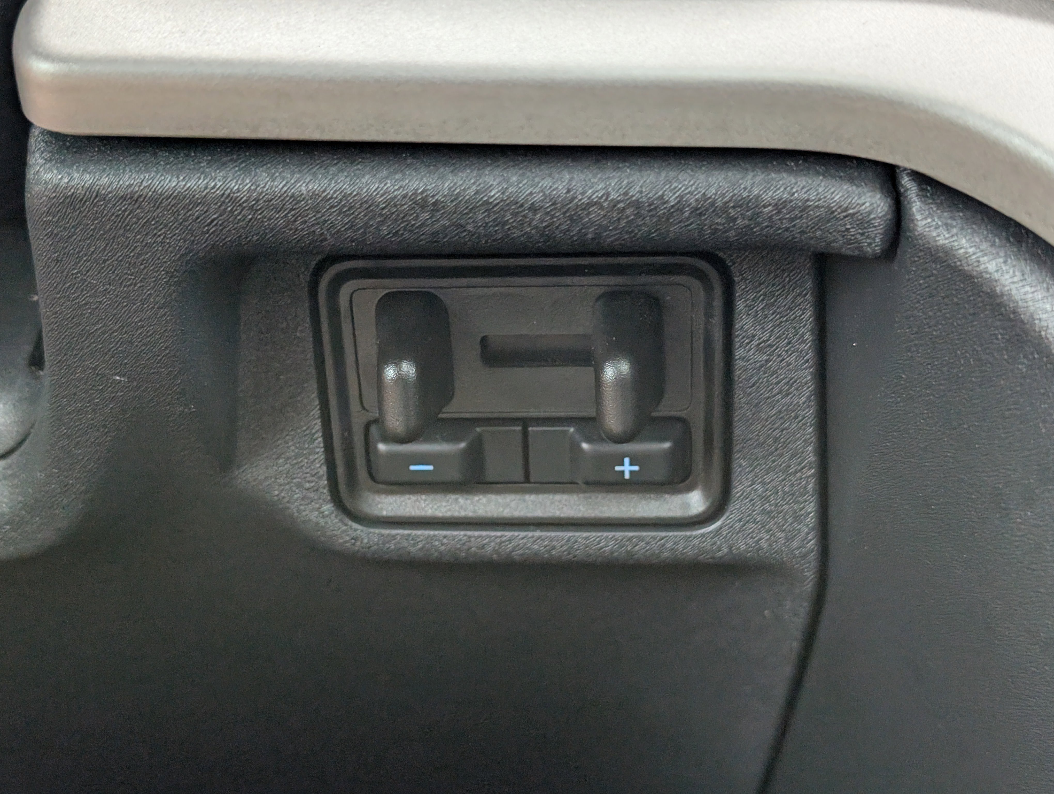 Certified 2025 Ford Expedition Active AWD/4WD image 31