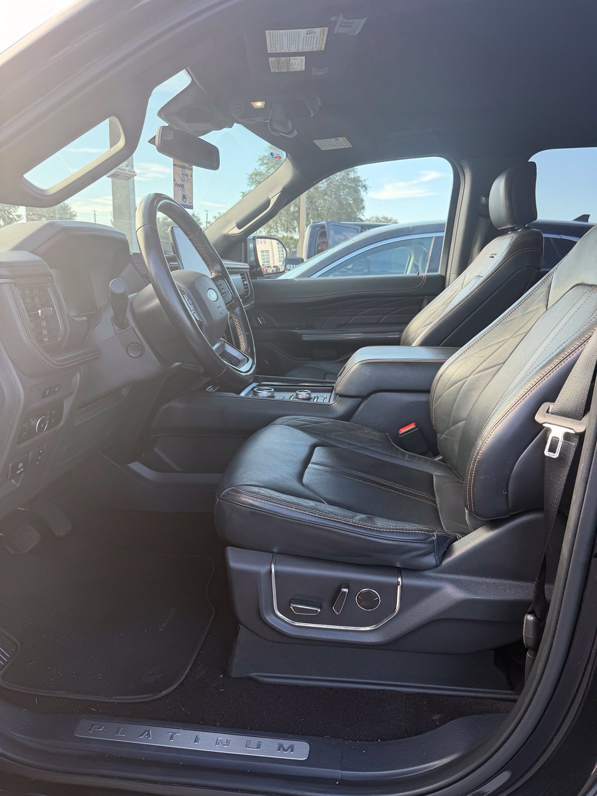 Certified 2023 Ford Expedition Max Platinum AWD/4WD image 5