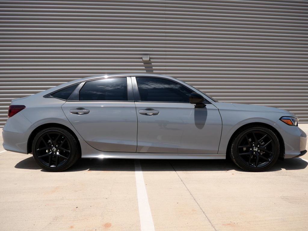 Used 2025 Honda Civic Sport image 2