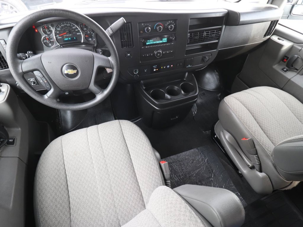 Used 2025 Chevrolet Express 3500 LT w/ LT Preferred Equipment Group RWD image 6