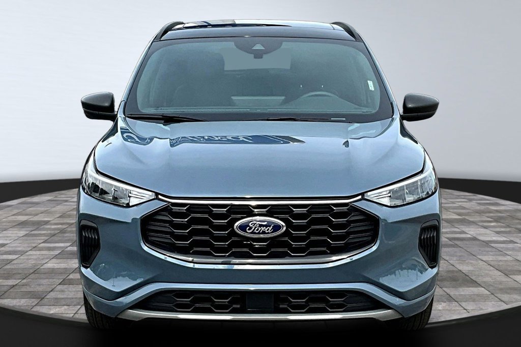 Certified 2024 Ford Escape ST-Line w/ Tech Pack #1 AWD/4WD image 2