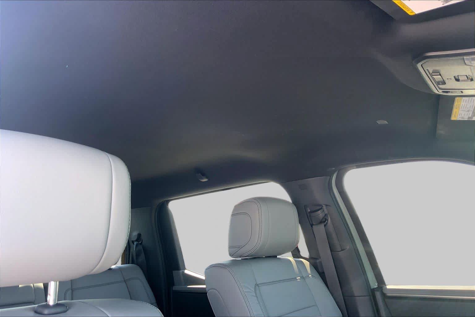 Used 2026 Toyota Tundra Limited AWD/4WD image 14