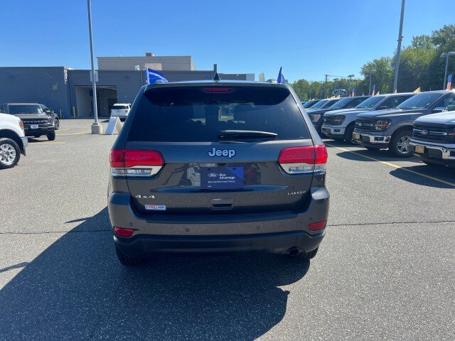 Used 2019 Jeep Grand Cherokee Laredo AWD/4WD image 4