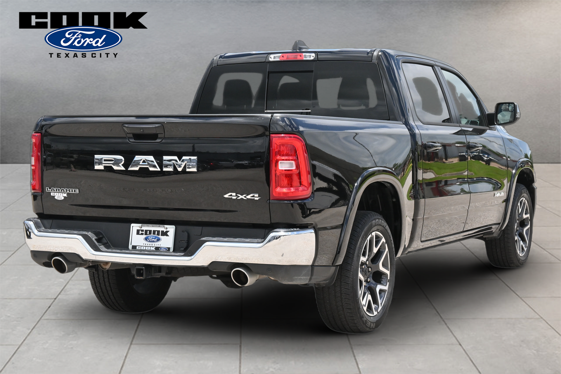 Used 2026 RAM 1500 Laramie AWD/4WD image 3