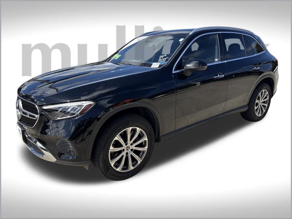 Used 2024 Mercedes-Benz GLC 300 4MATIC image 11
