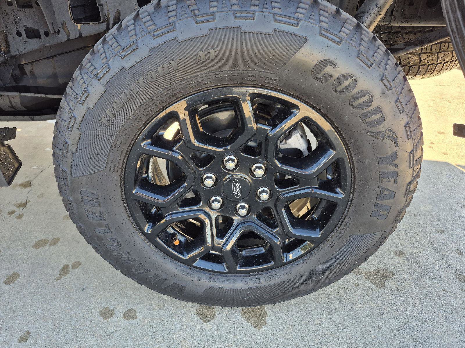 Certified 2025 Ford F150 Lariat w/ FX4 Off-Road Package image 8