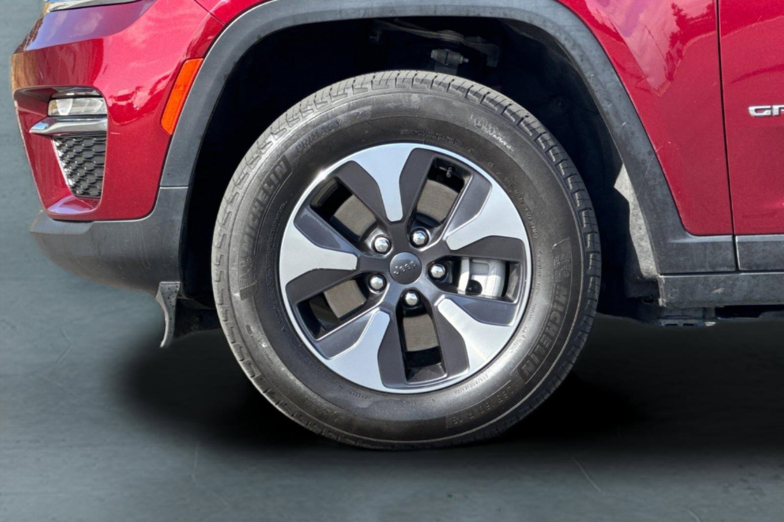 Used 2023 Jeep Grand Cherokee 4WD 4xe image 29