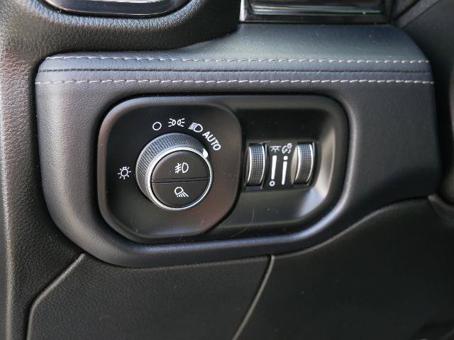 Used 2024 RAM 3500 Limited AWD/4WD image 19