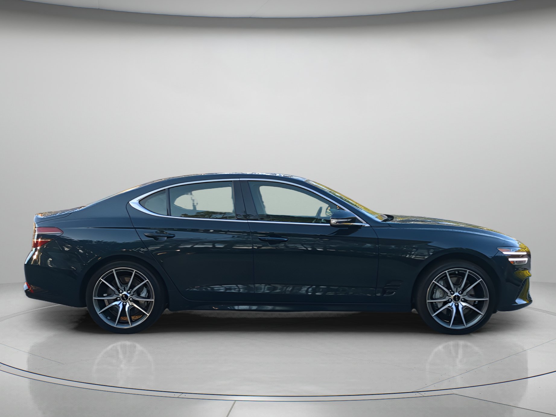 Used 2025 Genesis G70 2.5T AWD/4WD image 39