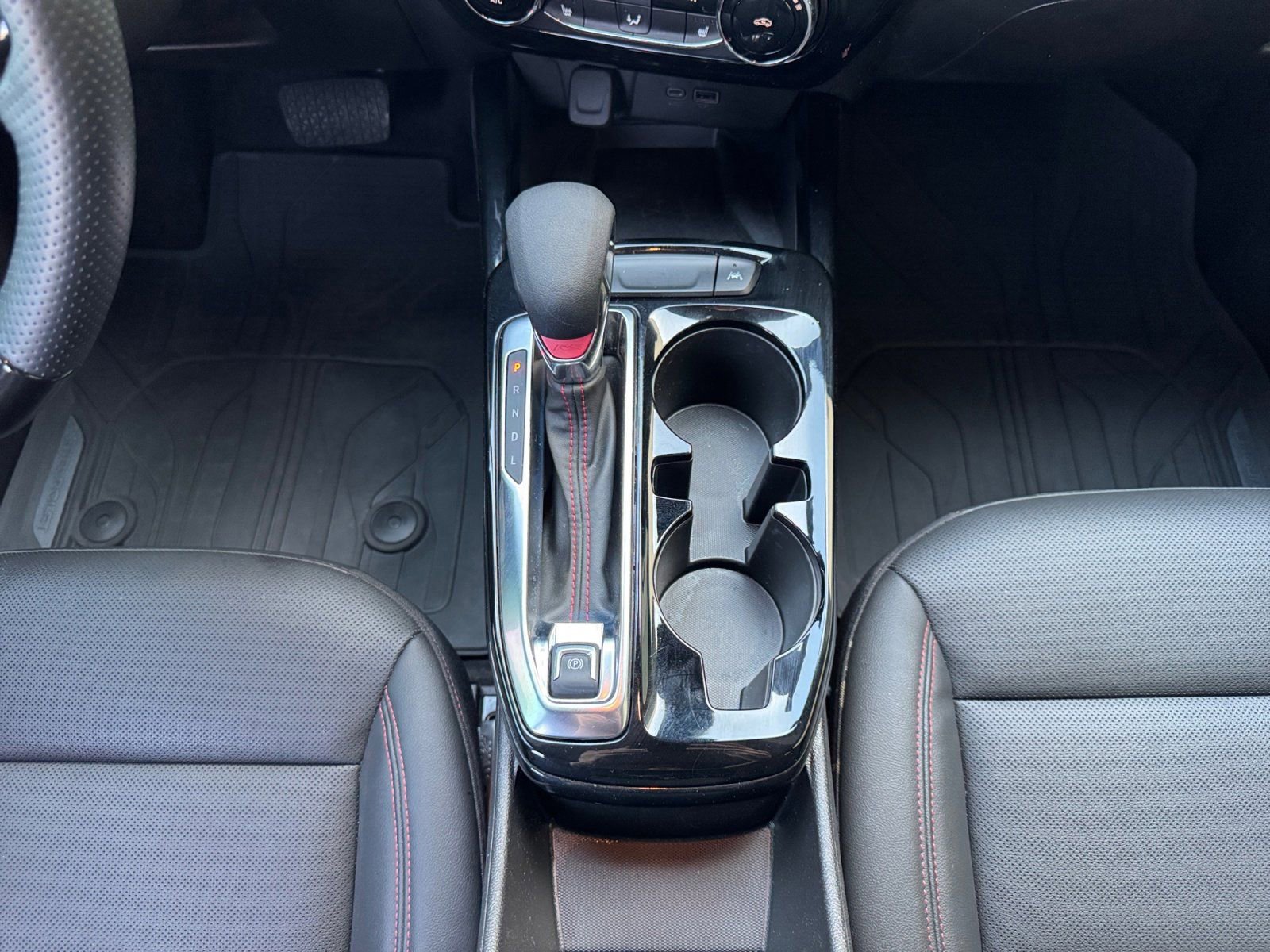 Used 2024 Chevrolet Trax RS w/ Sunroof Package image 11