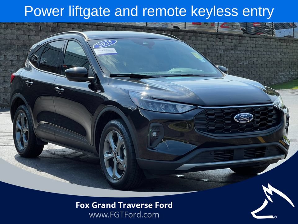 Certified 2025 Ford Escape ST-Line Select AWD/4WD image 36