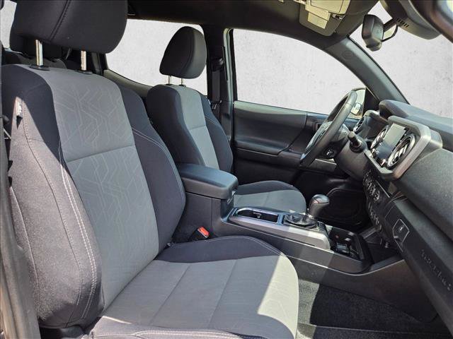 Used 2020 Toyota Tacoma TRD Sport AWD/4WD image 19