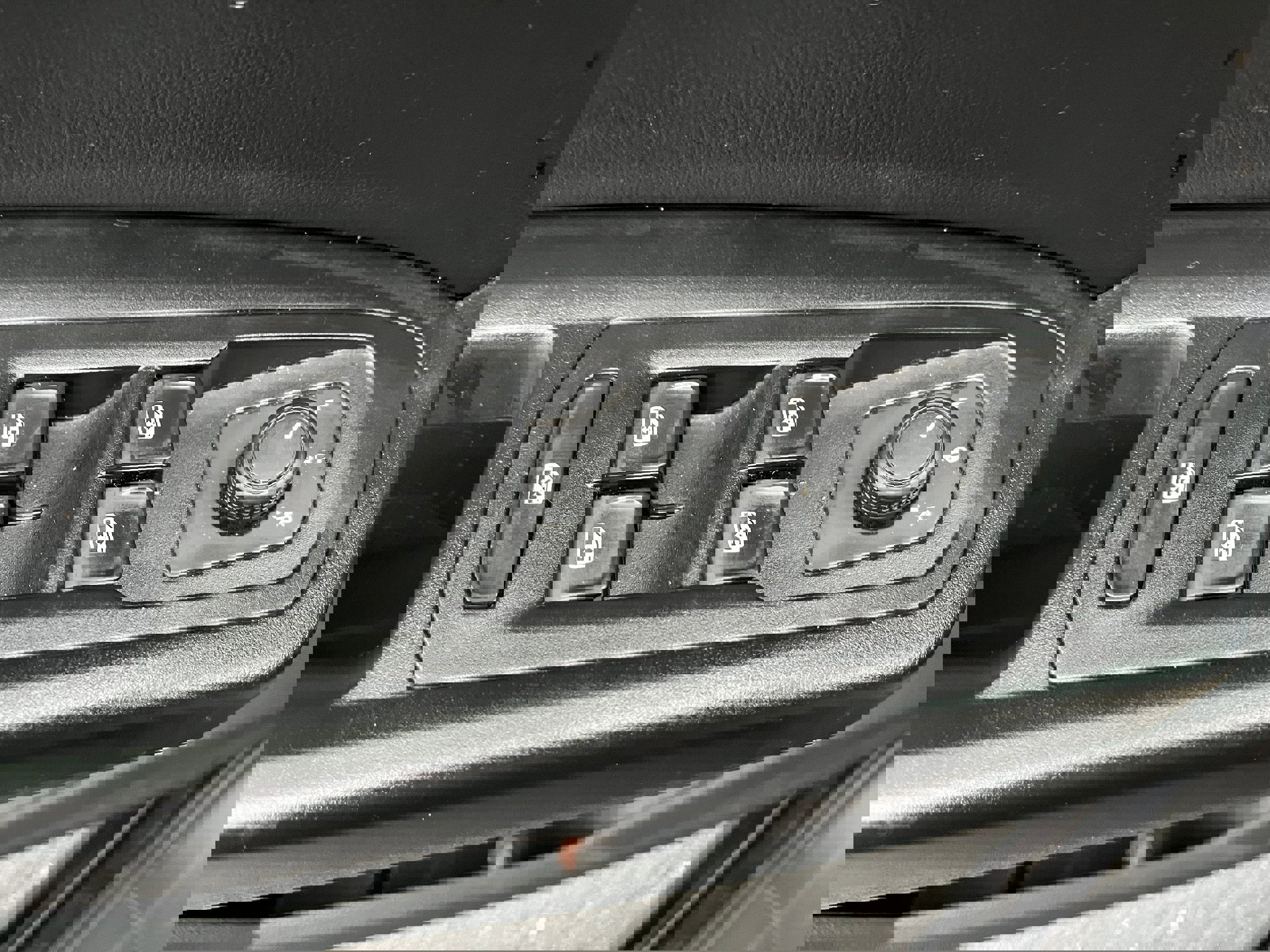 Used 2021 Volkswagen Atlas SE image 26