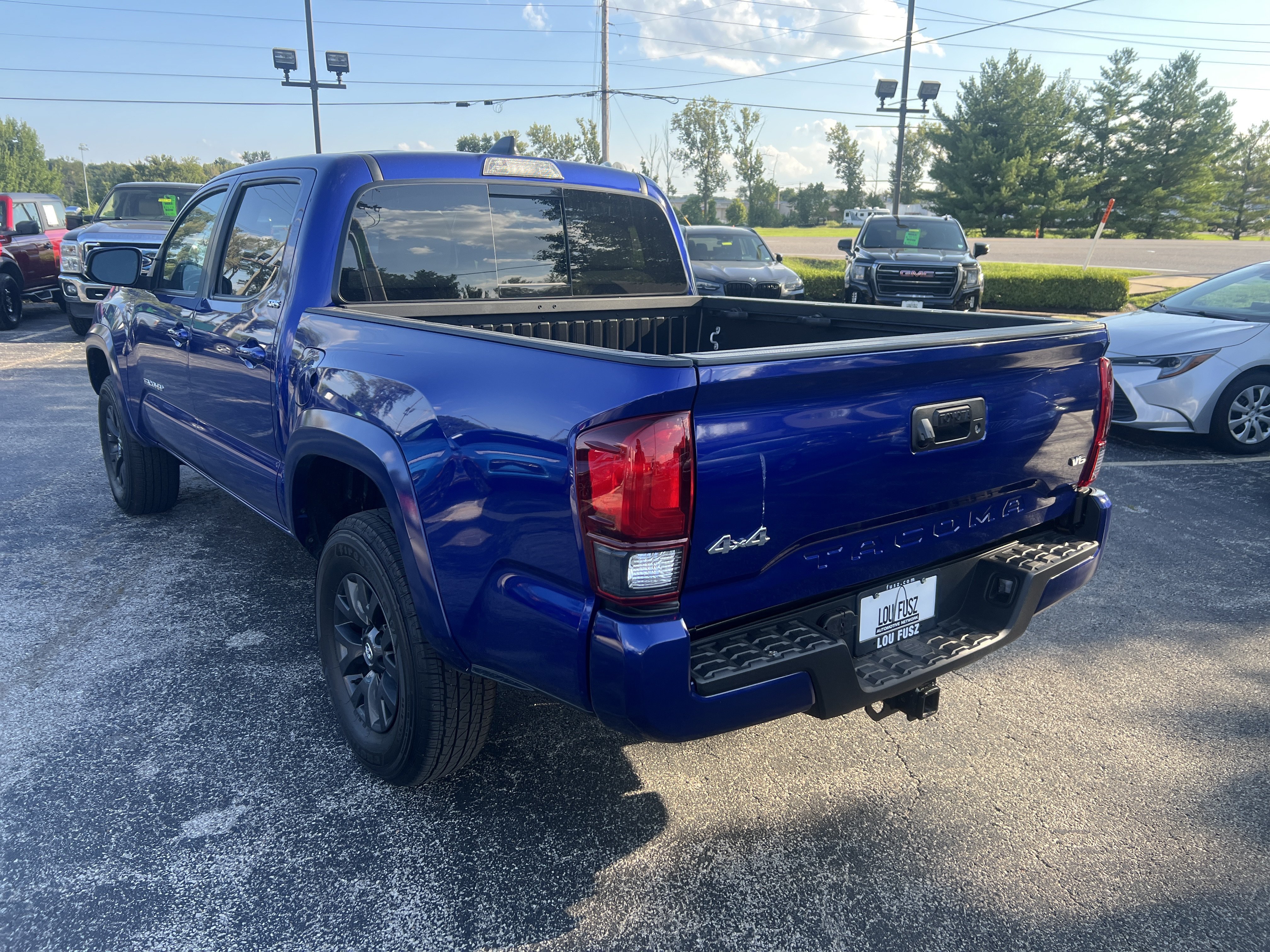 Used 2023 Toyota Tacoma SR5 w/ Technology Package AWD/4WD image 5