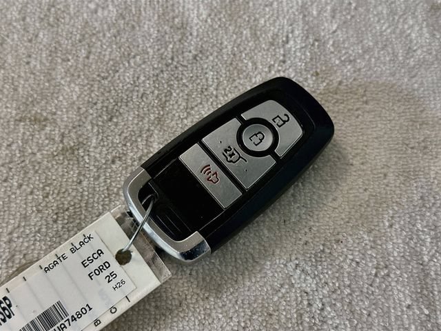 Certified 2025 Ford Escape Active AWD/4WD image 33