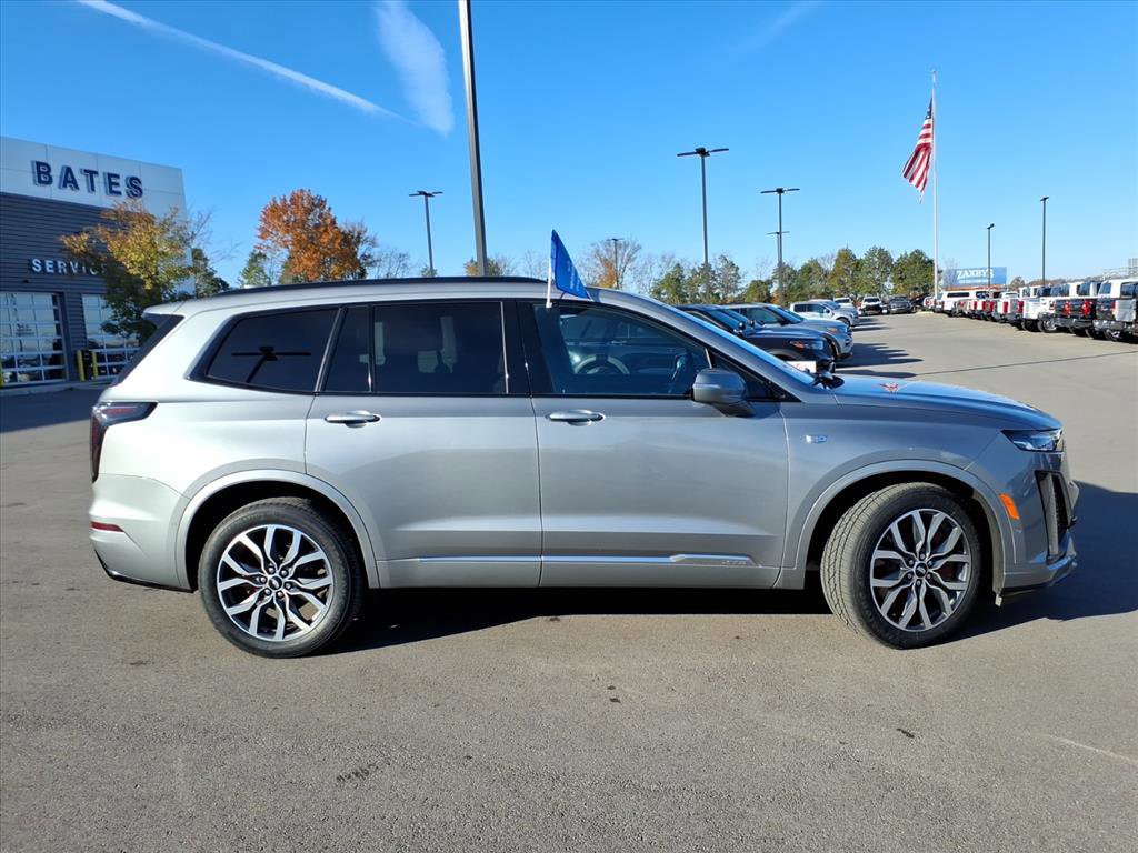 Used 2024 Cadillac XT6 Sport w/ Technology Package image 6