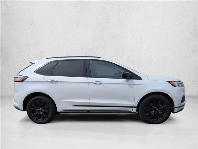 Certified 2022 Ford Edge SE w/ Black Appearance Package AWD/4WD image 4
