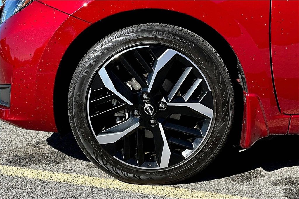 Used 2024 Nissan Versa SR w/ Trunk Package image 9