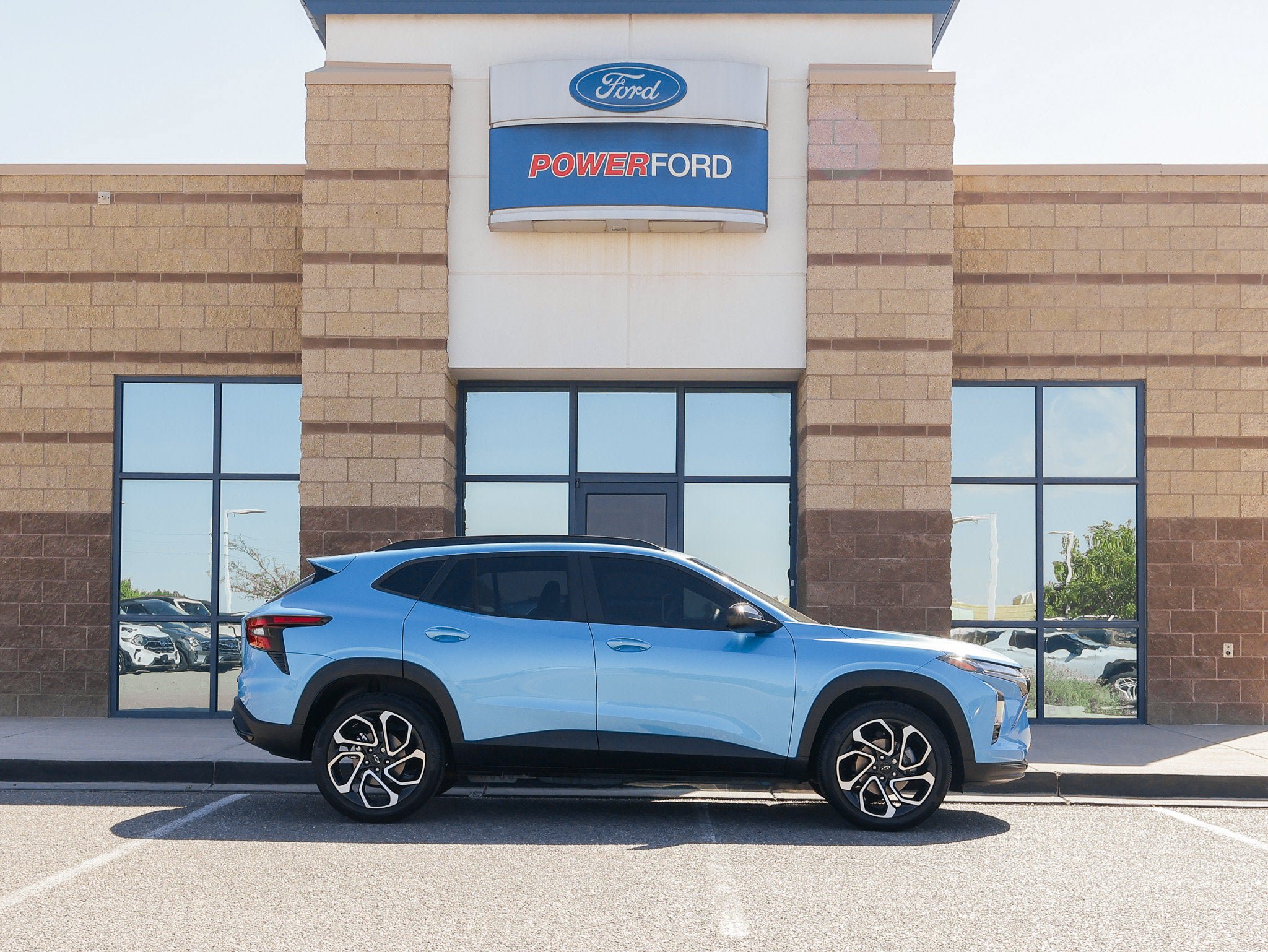 Used 2025 Chevrolet Trax RS FWD image 5