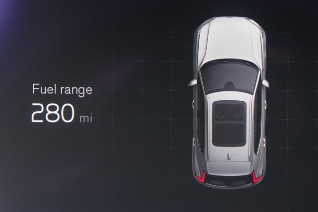 Used 2023 Volvo XC40 B5 Plus AWD/4WD image 29