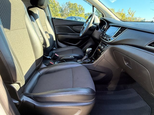 Used 2020 Buick Encore Preferred AWD/4WD image 23