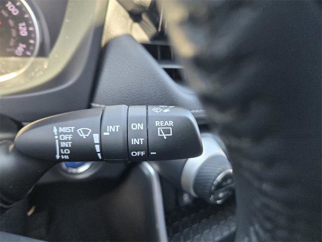 Used 2022 Toyota RAV4 XLE Premium image 31