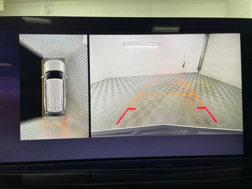 Used 2025 Cadillac Escalade Sport w/ Touring Package image 28