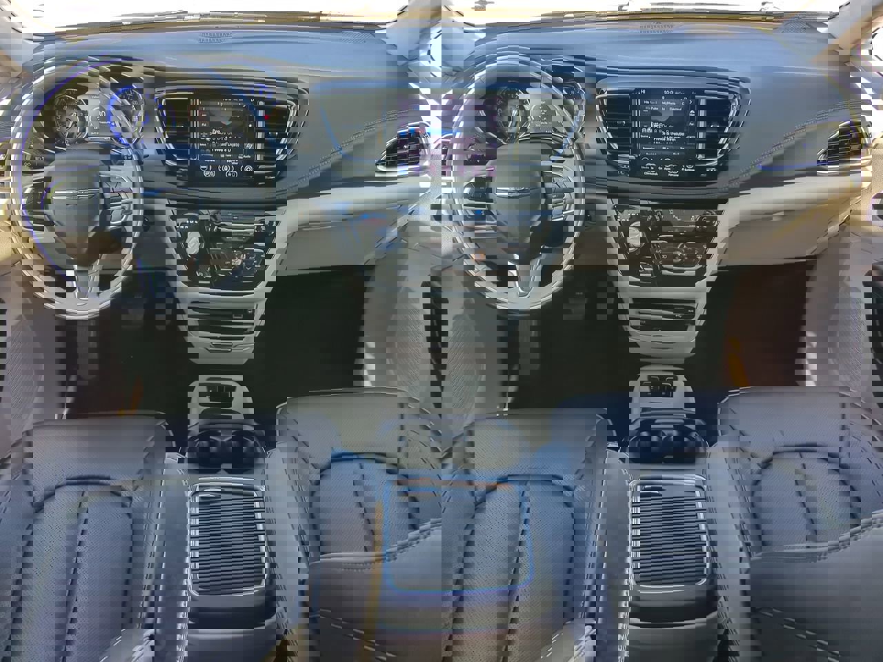 Used 2019 Chrysler Pacifica Limited w/ 8-pass Seating Package image 13