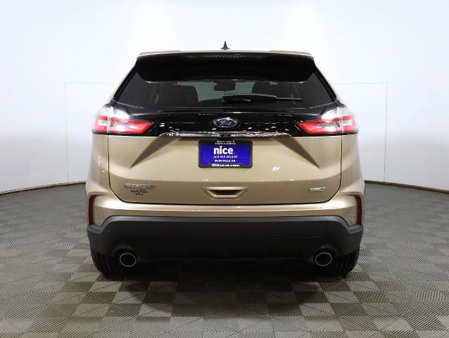 Certified 2020 Ford Edge SE image 3