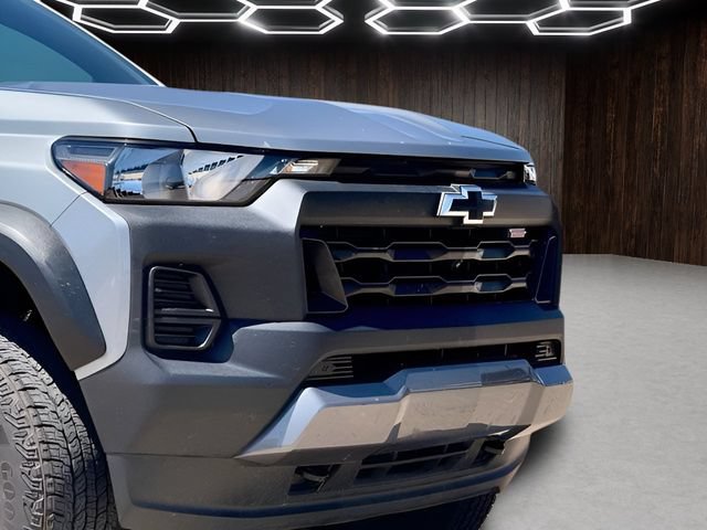 Used 2025 Chevrolet Colorado Trail Boss AWD/4WD image 9