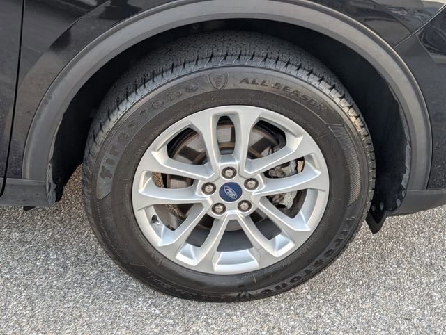 Certified 2020 Ford Escape SE image 17