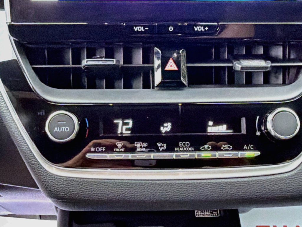 Used 2026 Toyota Corolla SE w/ SE Package FWD image 17