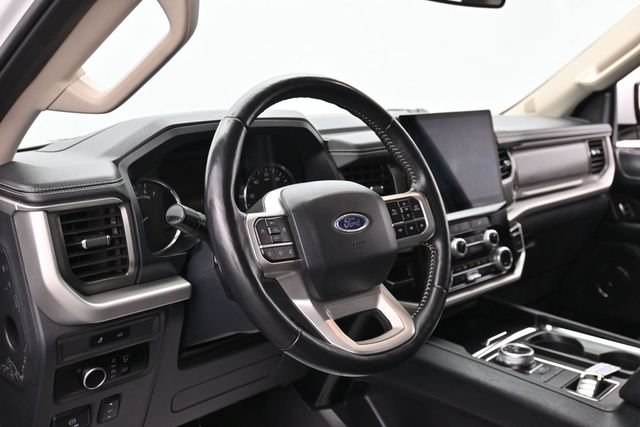 Certified 2024 Ford Expedition XLT RWD image 16