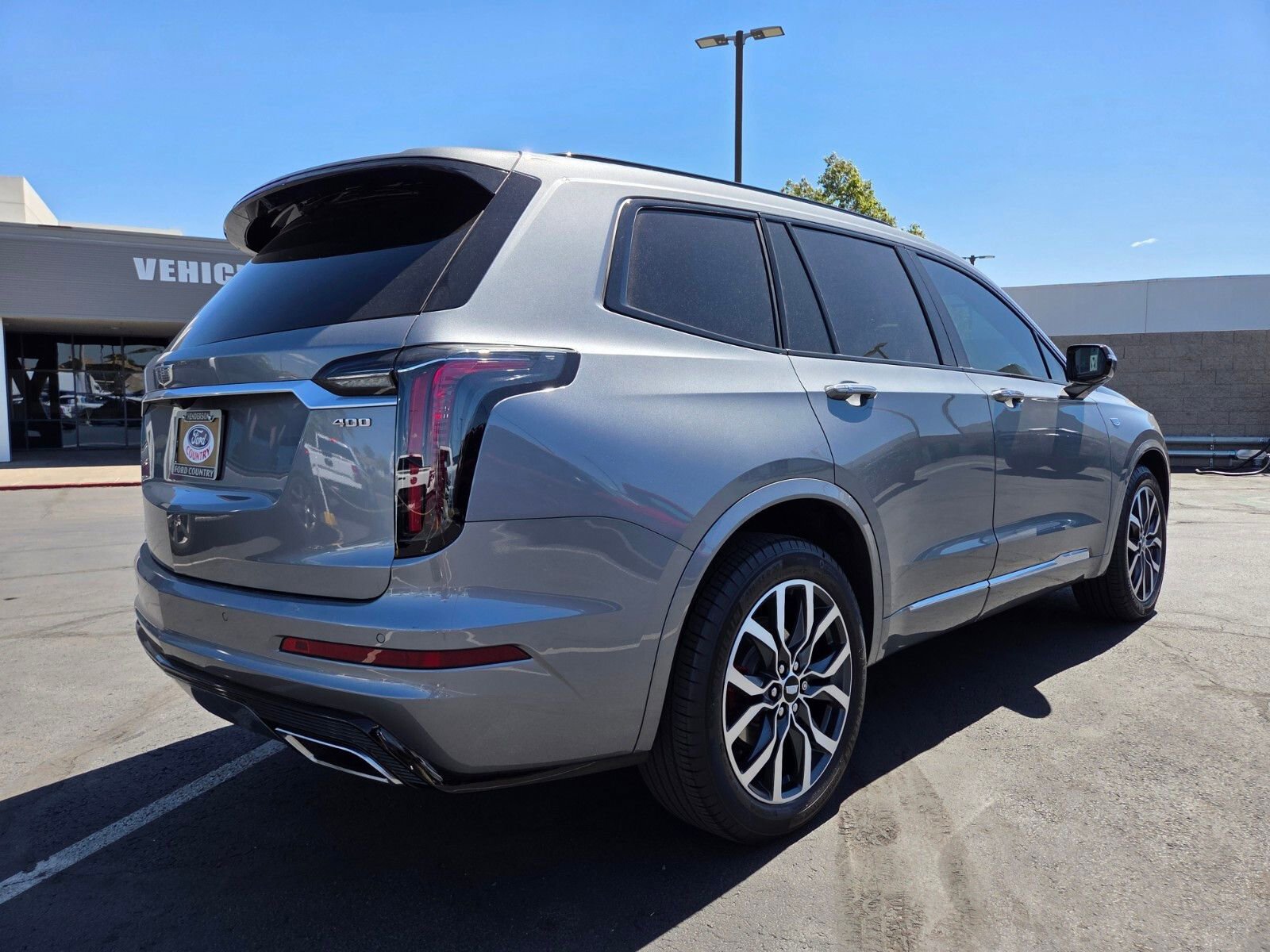 Used 2022 Cadillac XT6 Sport w/ LPO, Premium Carpet Package AWD/4WD image 6