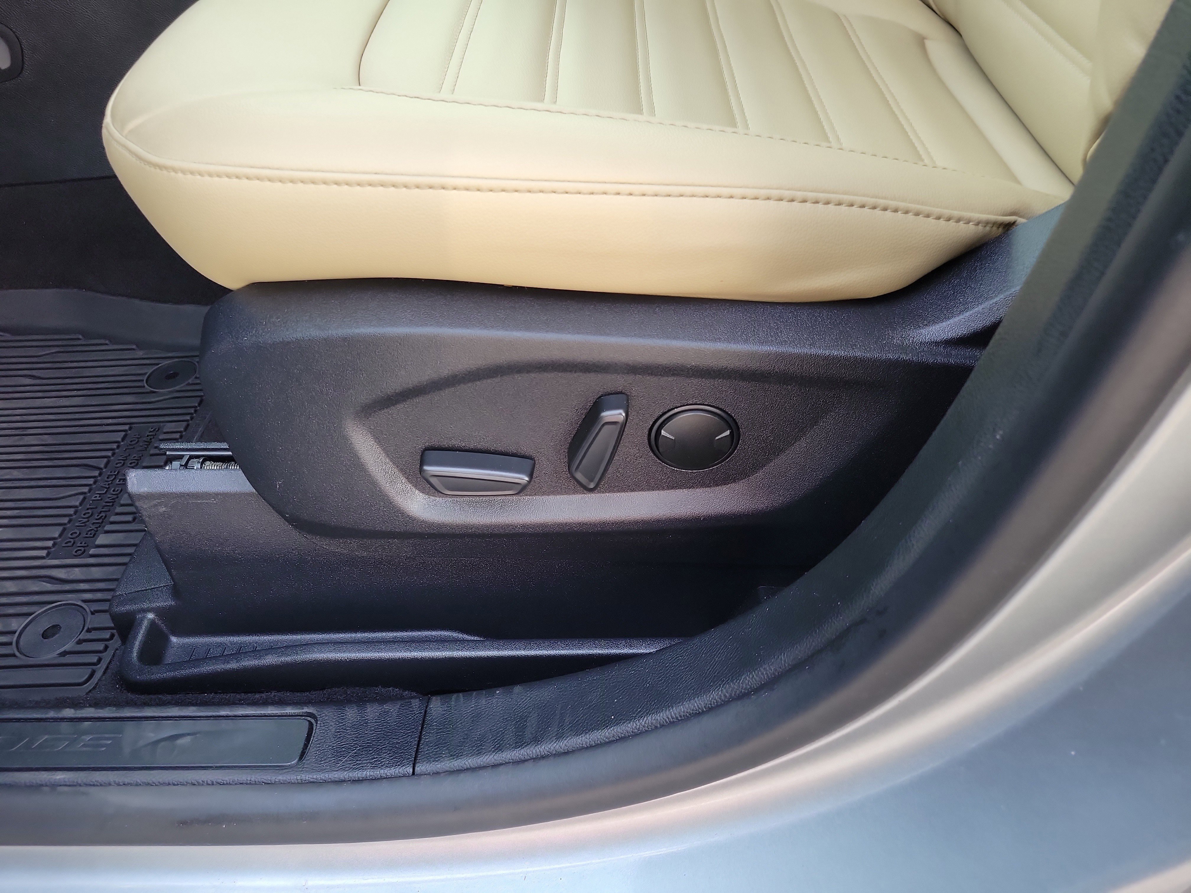 Certified 2024 Ford Edge SEL w/ Convenience Package image 9