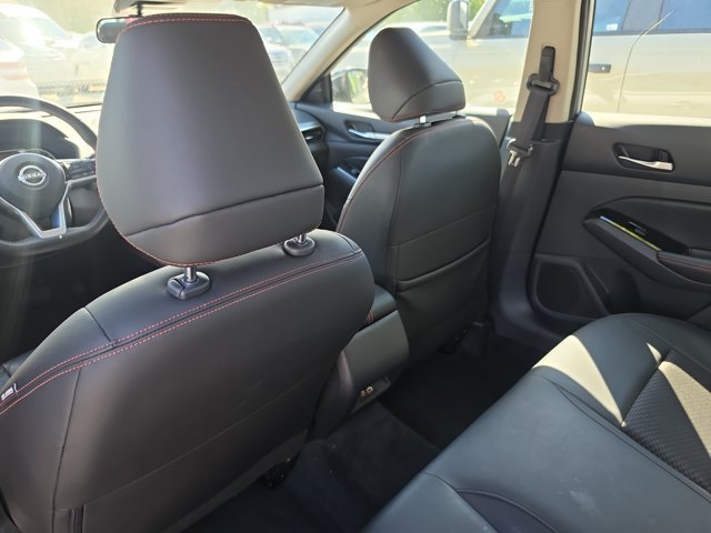 Used 2025 Nissan Altima 2.5 SR FWD image 14
