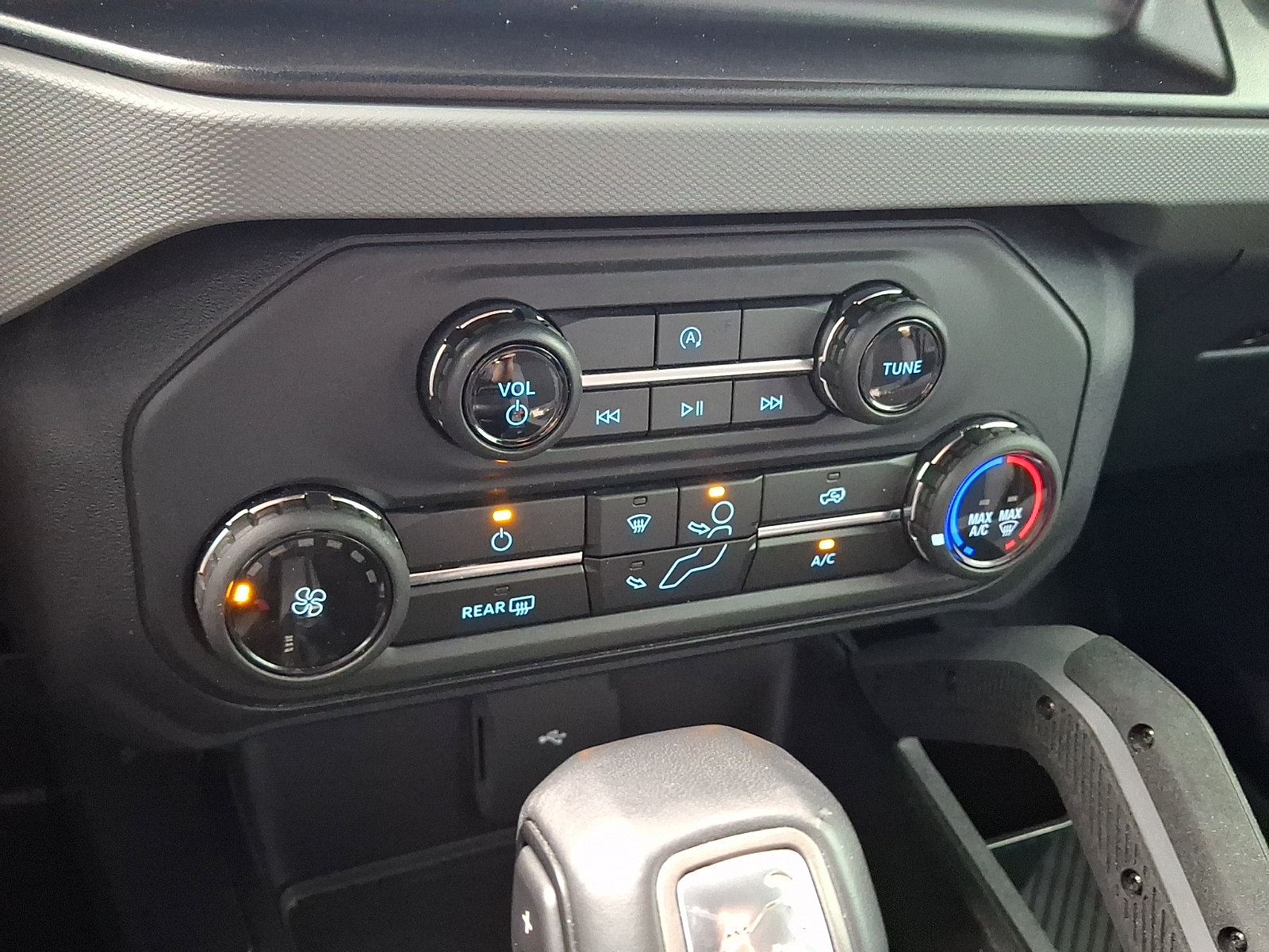 Certified 2023 Ford Bronco Big Bend w/ Sasquatch Package AWD/4WD image 28
